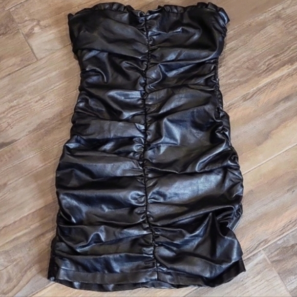 Princess Polly Faux Leather Strapless Lined Mini Dress, Size 0 - Picture 5 of 13